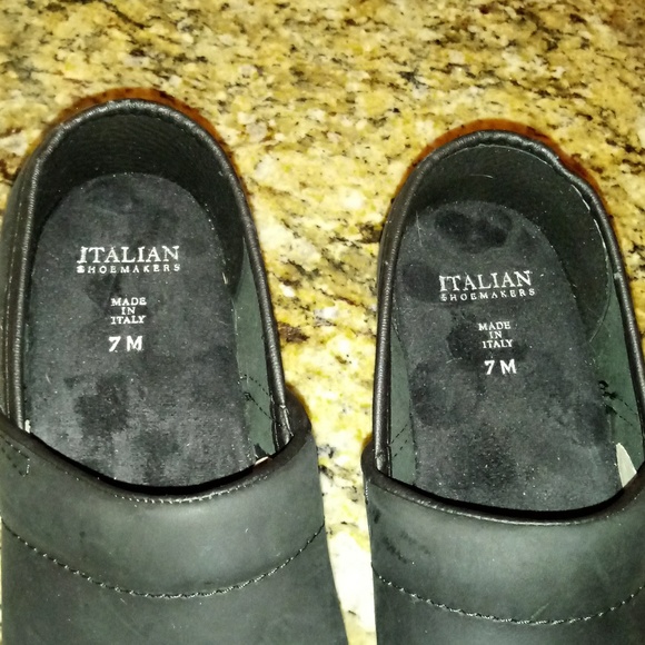 927 Leather Clogs by Italian Shoemakers - Picture 5 of 6